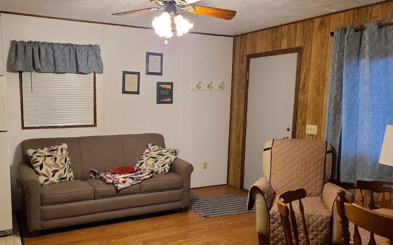 Sunset Valley Resort - From Web Listing (newer photo)